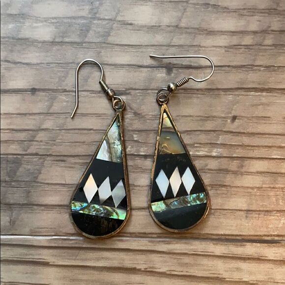 Earrings    - Picture 1 of 3